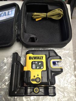 DEWALT
150 ft. Green Crossline and 2-Spot Laser Level with USB-C Charger