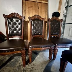 4 Dinning Chairs 🪑 