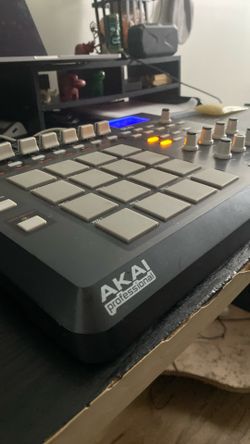 Akai MPD32 Usb/Midi Pad Controller