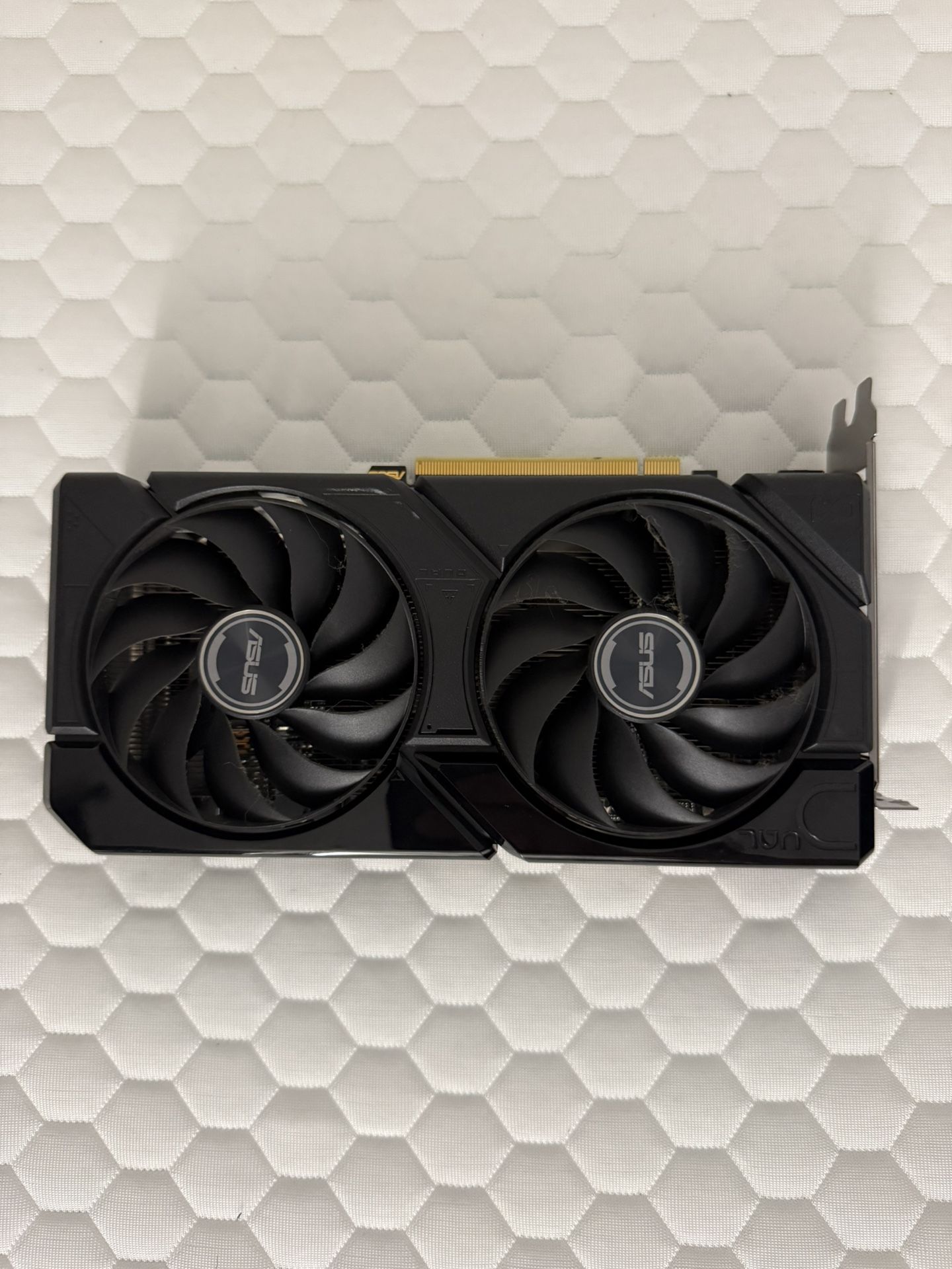 Asus Dual Fan OC 4070 Super - 500