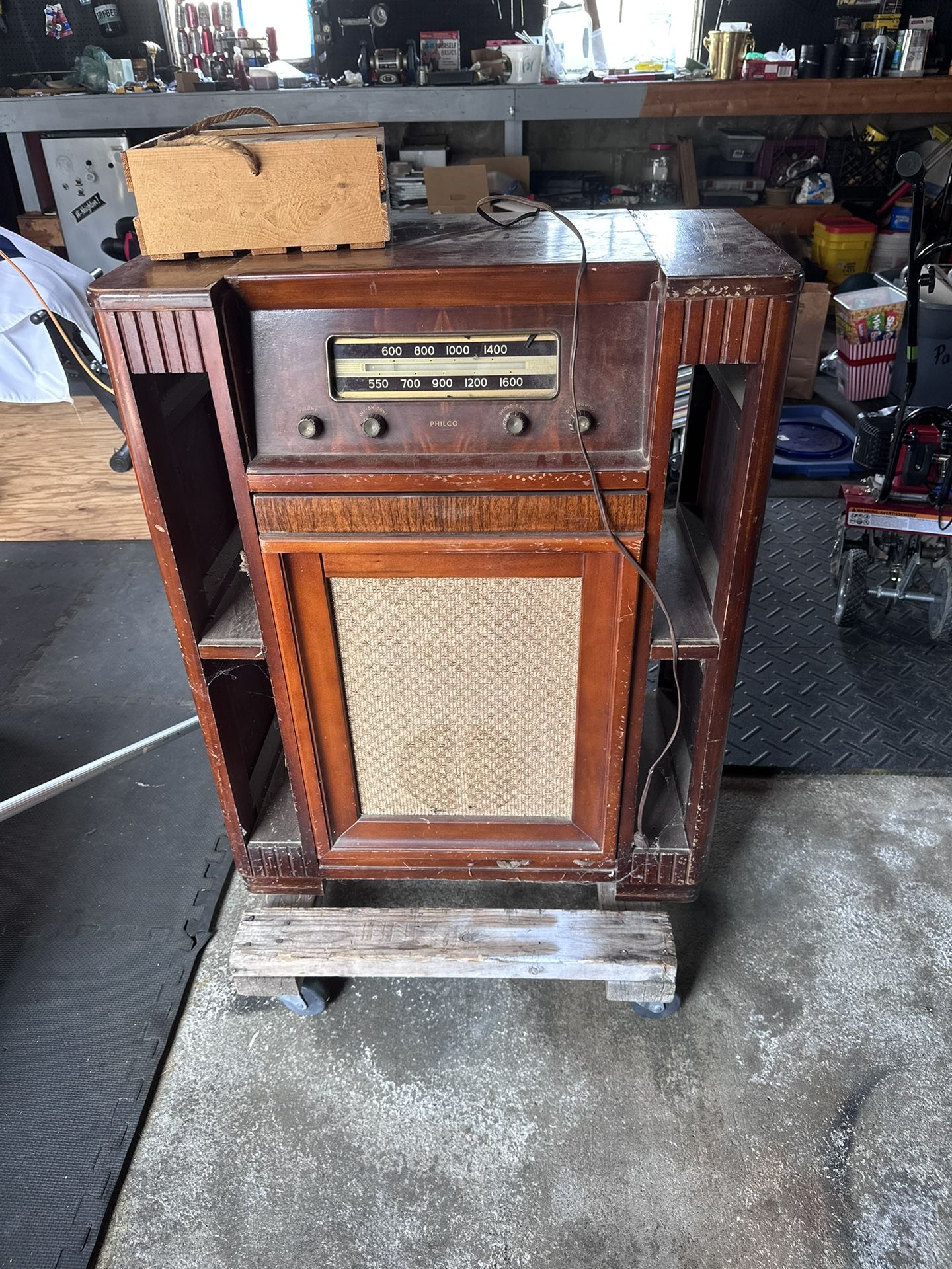 Philco Antique Radio/Record Player