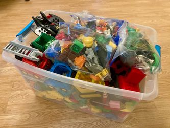 Huge Collection of Duplo Bricks and Parts