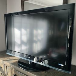 LG 42LH40 Lcd 42" TV No Remote. 