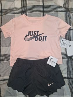 Nike toddlers 2pcs set new