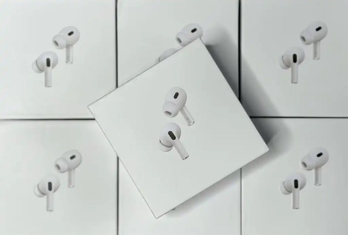 Apple 🍎 Headphones 🎧