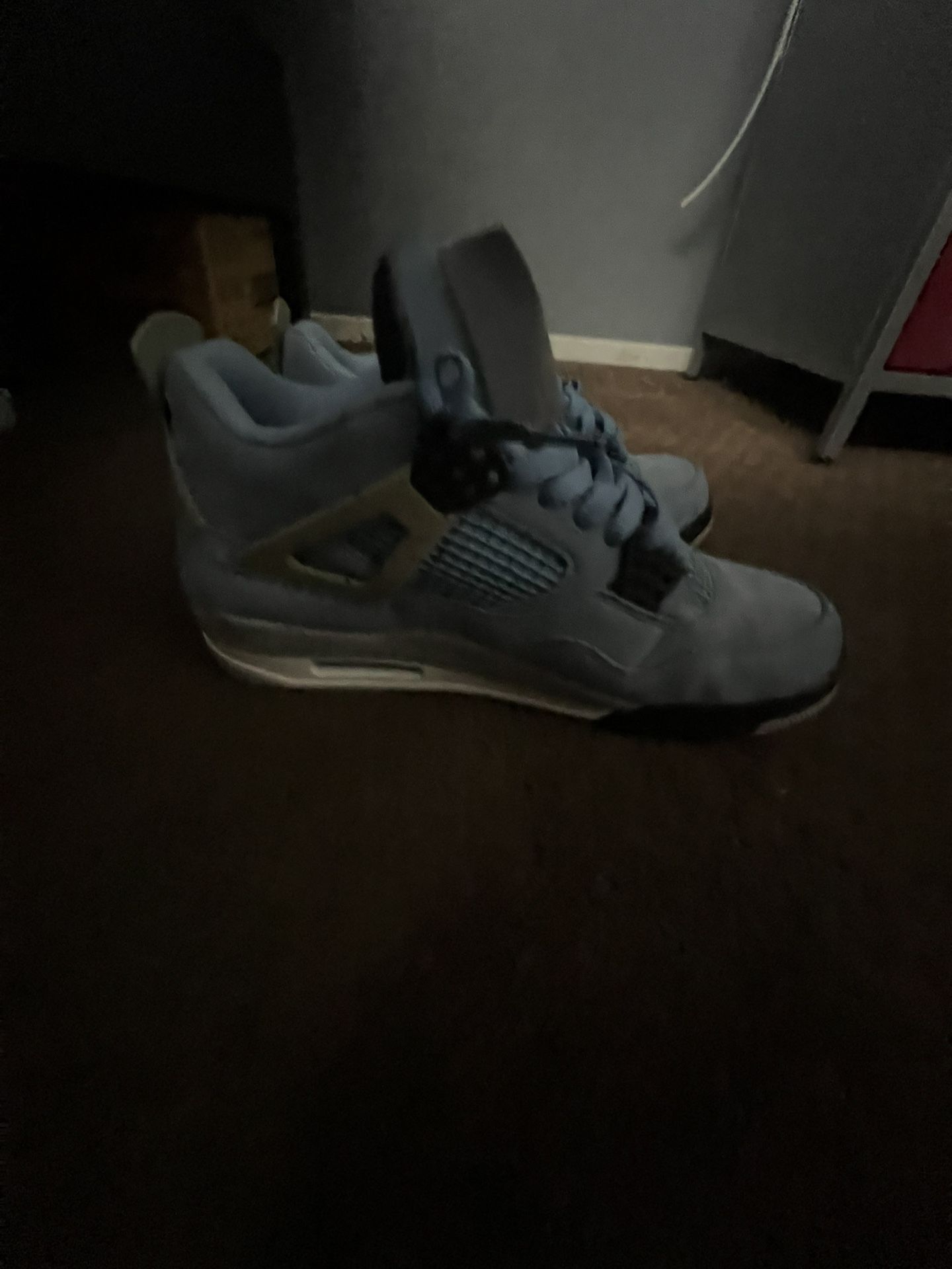 Jordan 4 Retro university blues