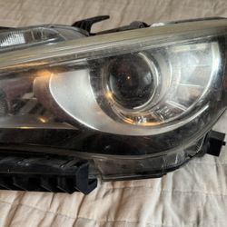 Infiniti Q50 Headlight 