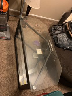 Glass tv/entertainment table