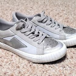 Woman's Blowfish Malibu Gray & Metalic Silver Sneakers