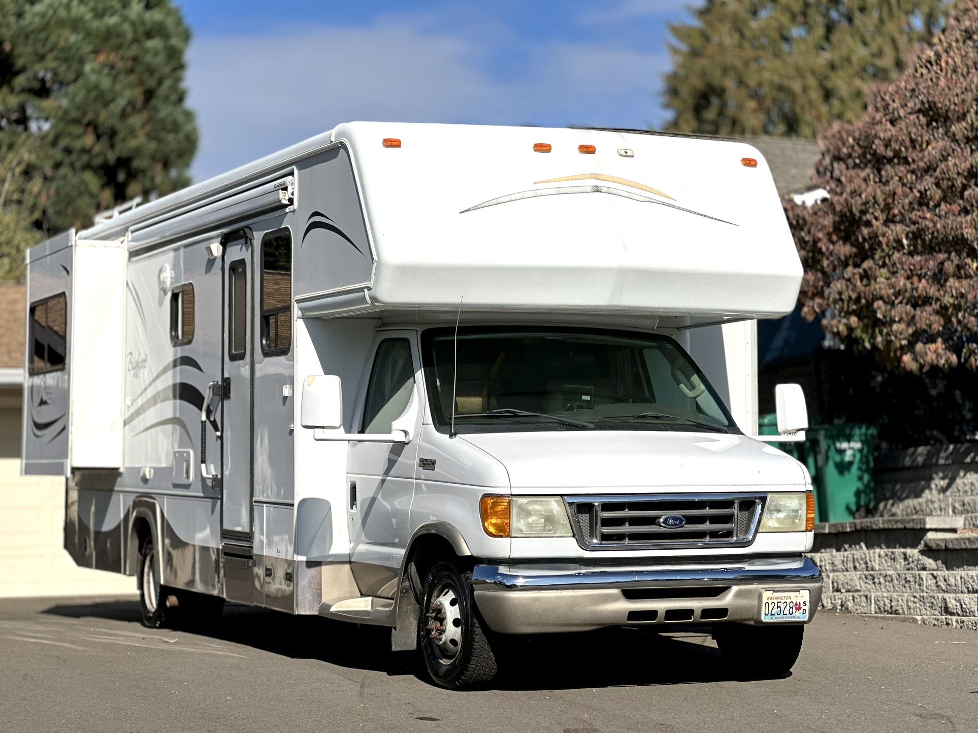 2004 Bigfoot Class C 27FT With Double Slides