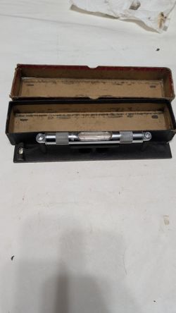 Starrett 98-12 is a 12-inch (300mm) precision machinist's level, great condition 