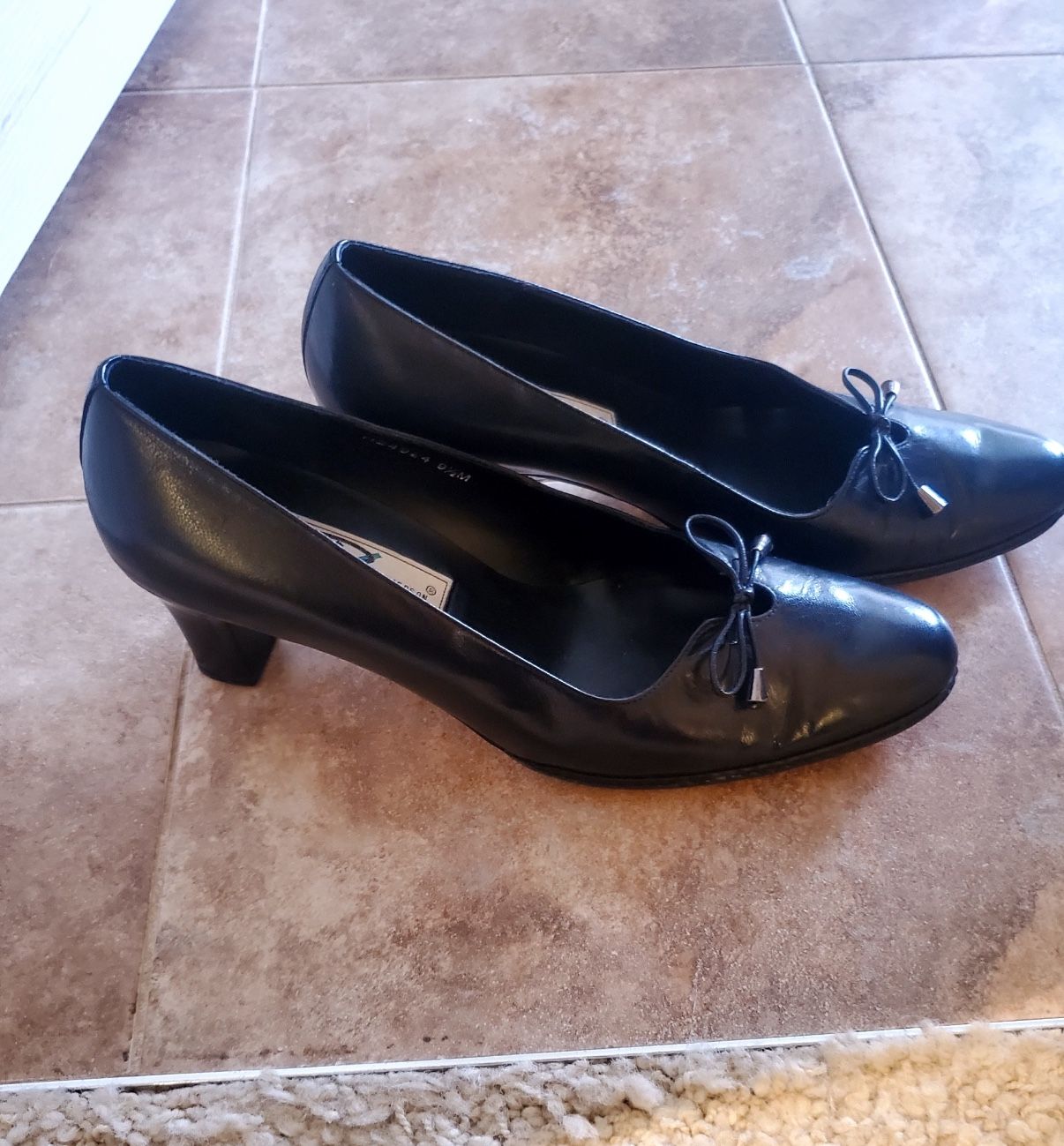 Women’s Vintage Heels 9.5