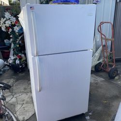 Frigidaire, White 