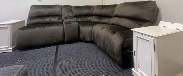Armless Recliner Sectional With Storage Console