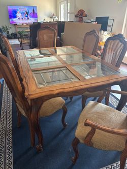 Dining Table w/ 6 chairs