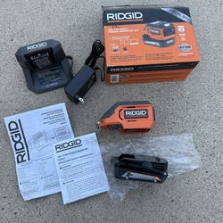 RIDGID 18V Cordless AC Inverter Kit with 2.0 Ah Lithium-Ion Battery and Charger (NEW)  