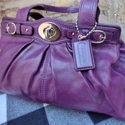 Coach Garnet Turn Lock 