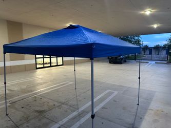 Canopy shelter 10 by 10 feet wide of real shade 3 ajustable heights air screen vent on top ready to instal with carry bag  on wheels $75