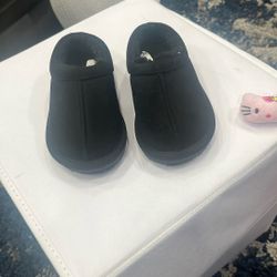 Little Kid Ugg Size 9