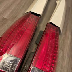 Tail lights  Cadillac  Escalade 2007-2013