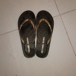Michael Kors Flip Flops Size 8