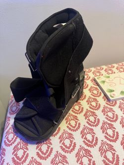 Walking Boot / Medical Orthopedic Boot – Size Medium