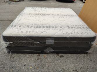 NEW MATTRESS KING SIZE PLUSH WITH BOX SPRING