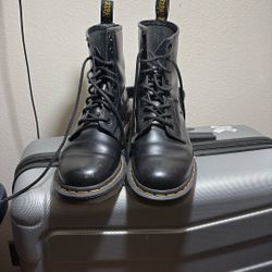 Dr. Martens 1460 Black Smooth Leather 8-Eye Boot Womens US 7/ UK 5 / EU 38