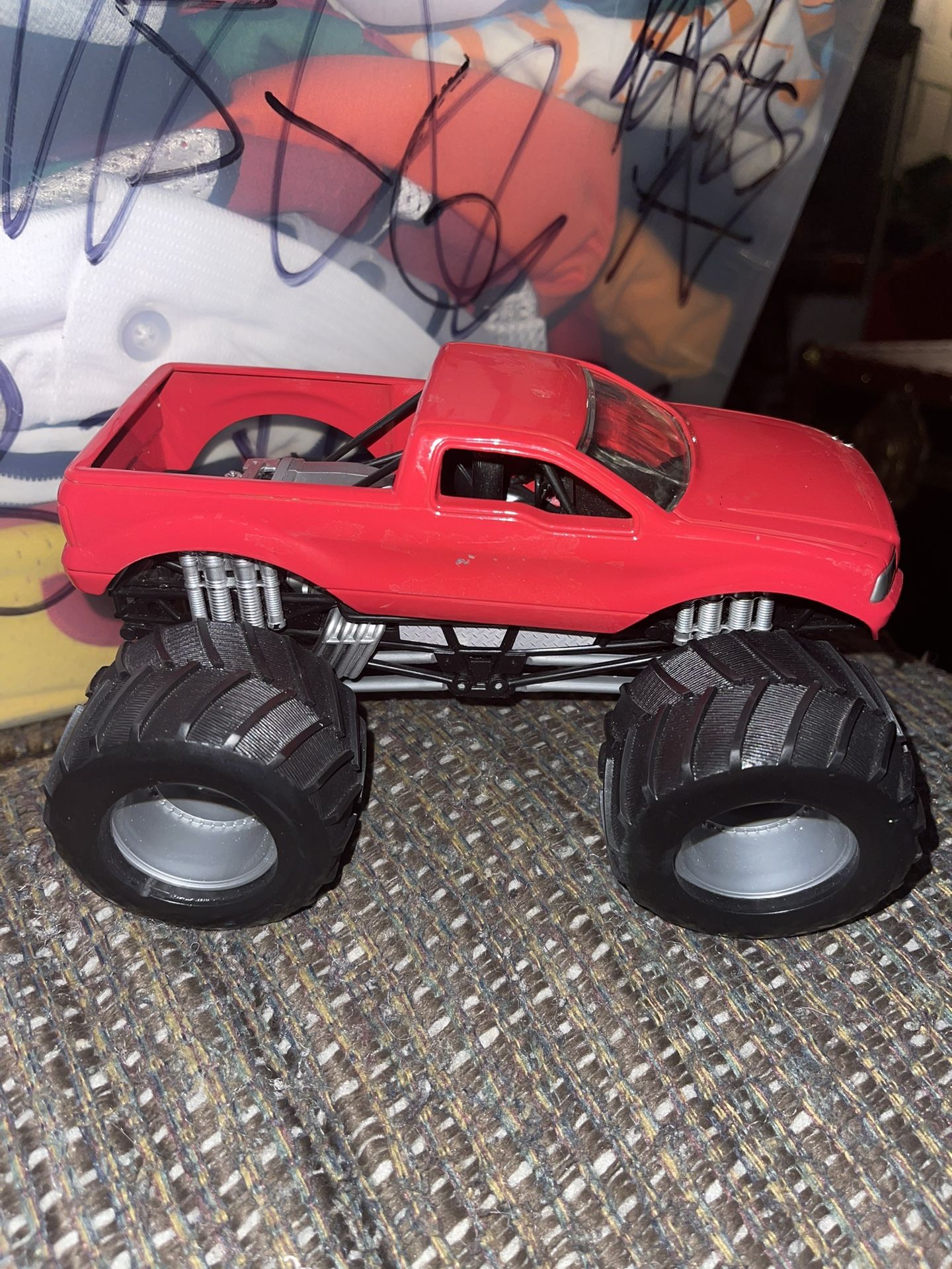 Hot Wheels Monster Jam Blank Red Truck Kids Toy 1:24 Scale Plastic Metal Used PO