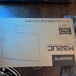 GIGABYTE - M32UC - 32