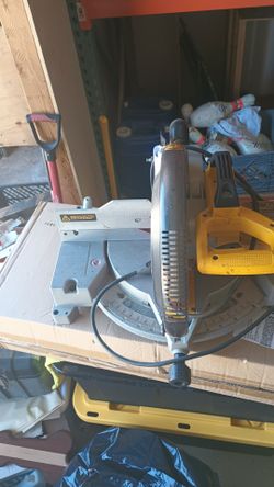DeWalt 12" Compound Miter Saw