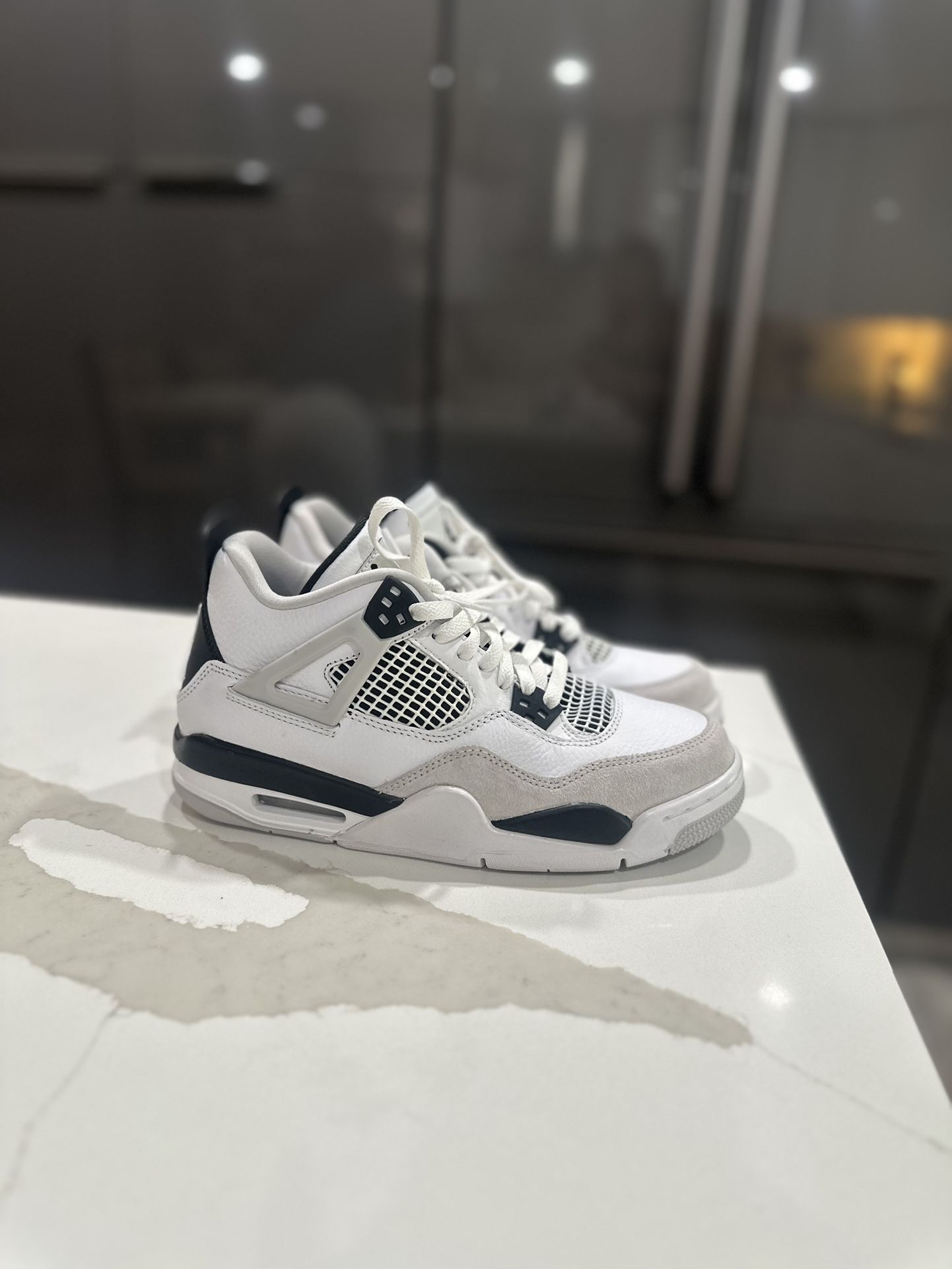 Air Jordan 4 Retro “Military Black”