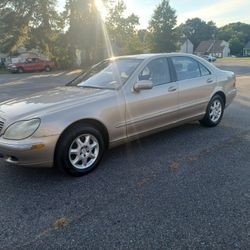 Mercedes S430 gold  Full Size 4door Seden