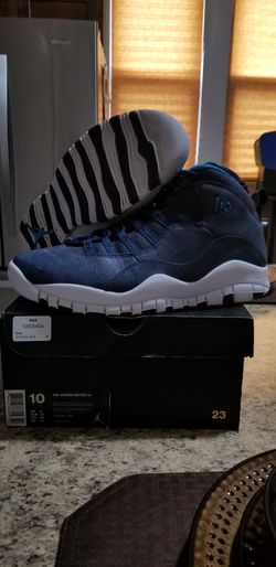 Retro 10s ocean fog/midnght navy, size 10 excellent condition