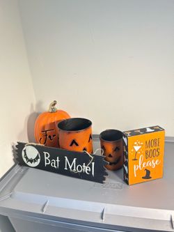 Halloween Decor Bundle – Bat Motel Pumpkin Decor More Boos Please