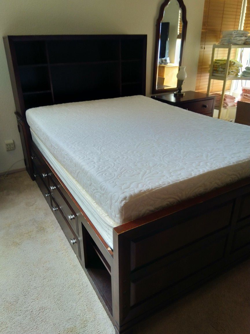 Full memory foam bed with storage drawers