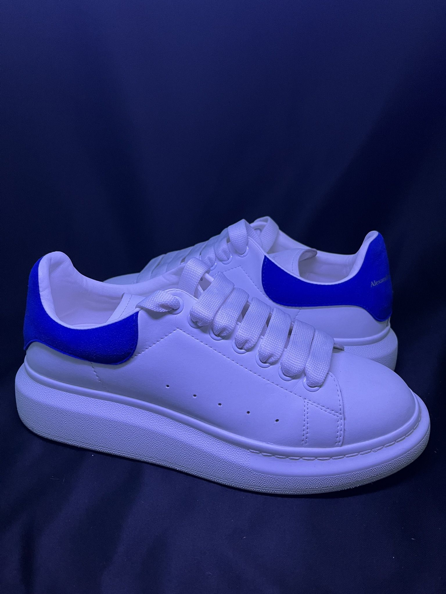 Alexander McQueens Paris Blue