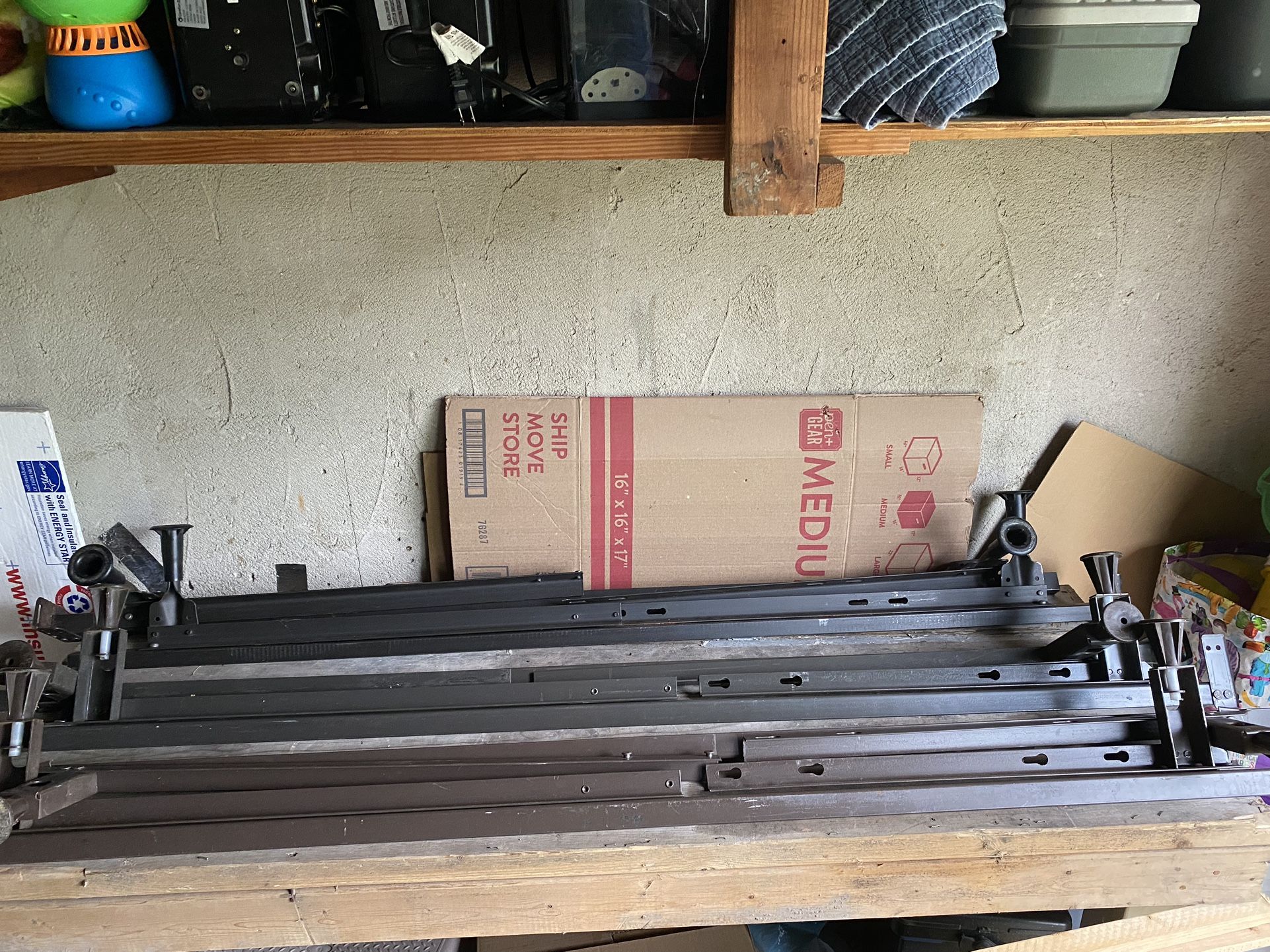 ADJUSTABLE METAL BED FRAMES