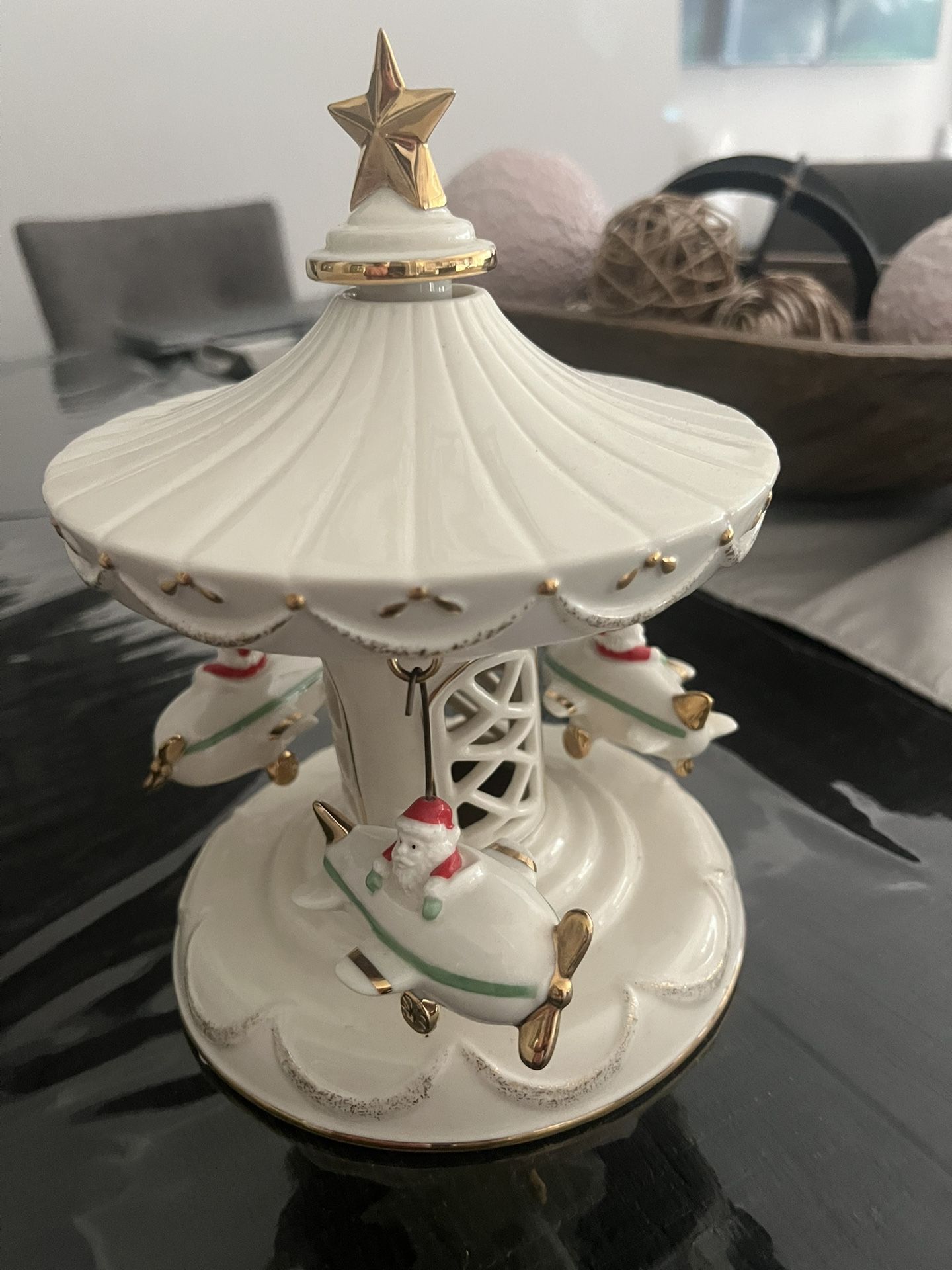 Mikasa Santa Airplane carousel