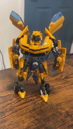 Marvel/DC & Bumblebee Action Figure Lot