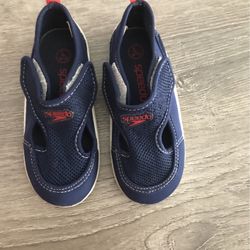 Kids Speedo Swimming Shoes (Size 9/10) Large