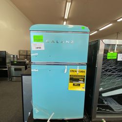 GALANZ GLR31TBEER 3.1 cu. ft. Retro Refrigerator D1A1