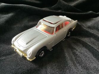 Corgi James Bond Aston Martin DB5 Die-Cast Car