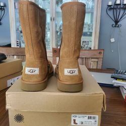Size 3 youth UGGS
