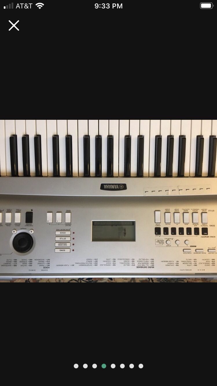 Used Yamaha PORTABLE GRAND DGX-230 76-Key Keyboard 76-key Yamaha Piano Portable Grand DGX-230 76 Keys New