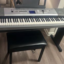 Yamaha Portable Grand DGX-530