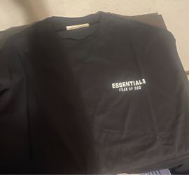 Black essential shirt L