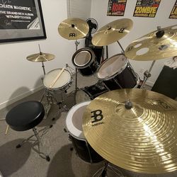 Drum Set - Pearl Export w/ Cymbals