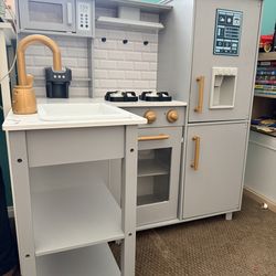 Play Kitchen