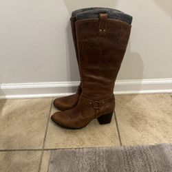 Born Brown Heeled Boots Size 9